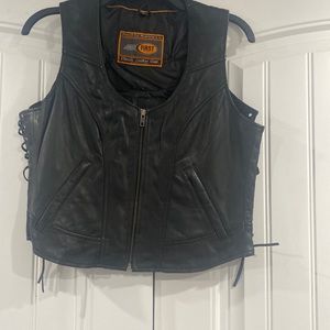 Biker leather vest size:L mid condition
